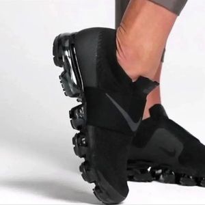 Nike Air Vapormax Moc. Triple Black Dead Stock